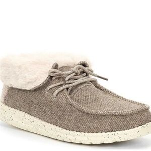 Hey Dude Wendy Cozy Slip Ons Tan & Cream size 9.